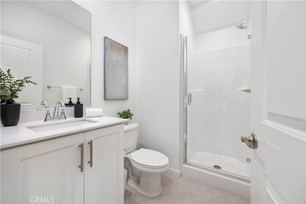 32407 Brunello Way Temecula, CA 92591 - Photo 15 of 60 Main Floor Bath