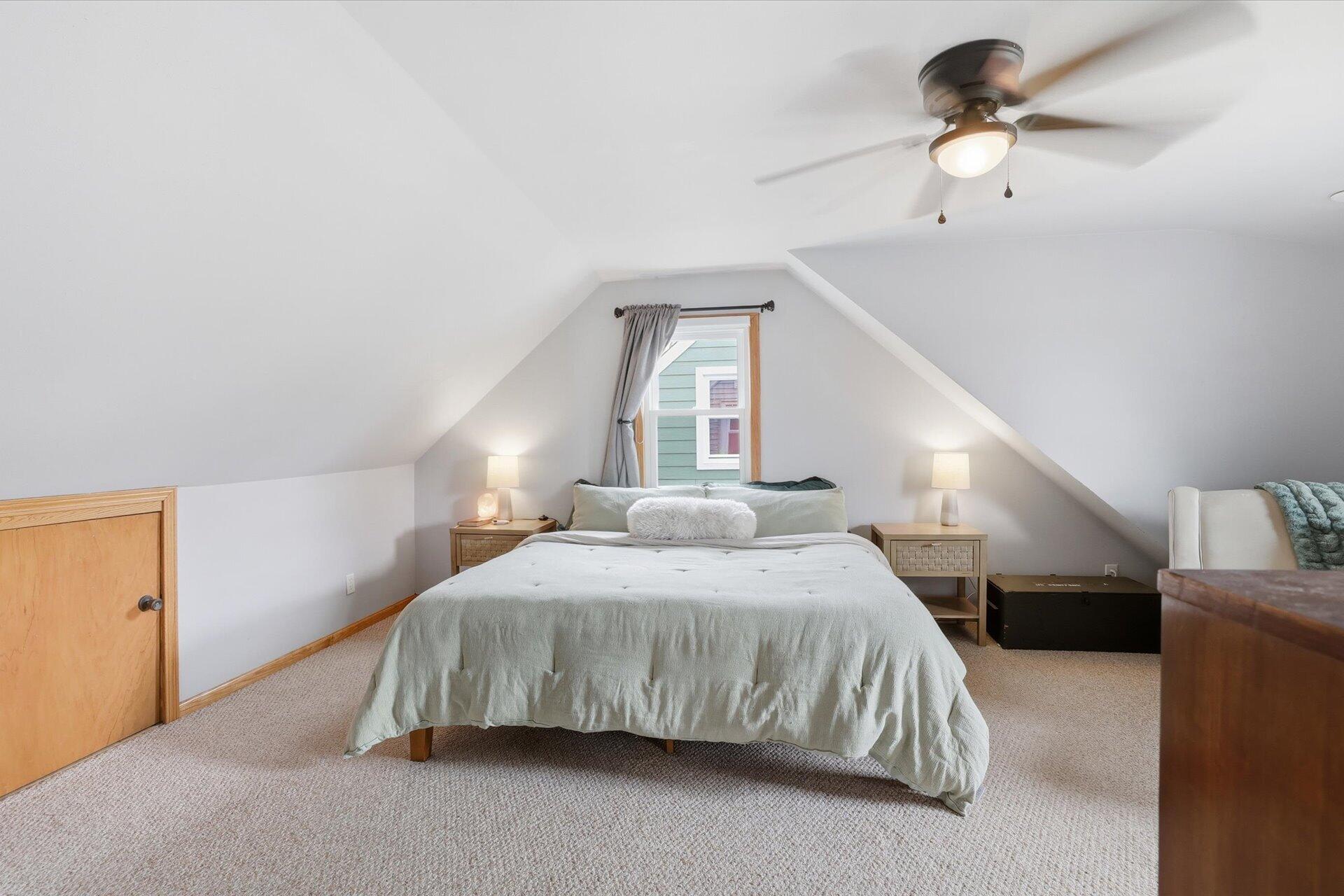 3136 North 79th Street Milwaukee, WI 53222 - Photo 21 of 31 Primary Bedroom