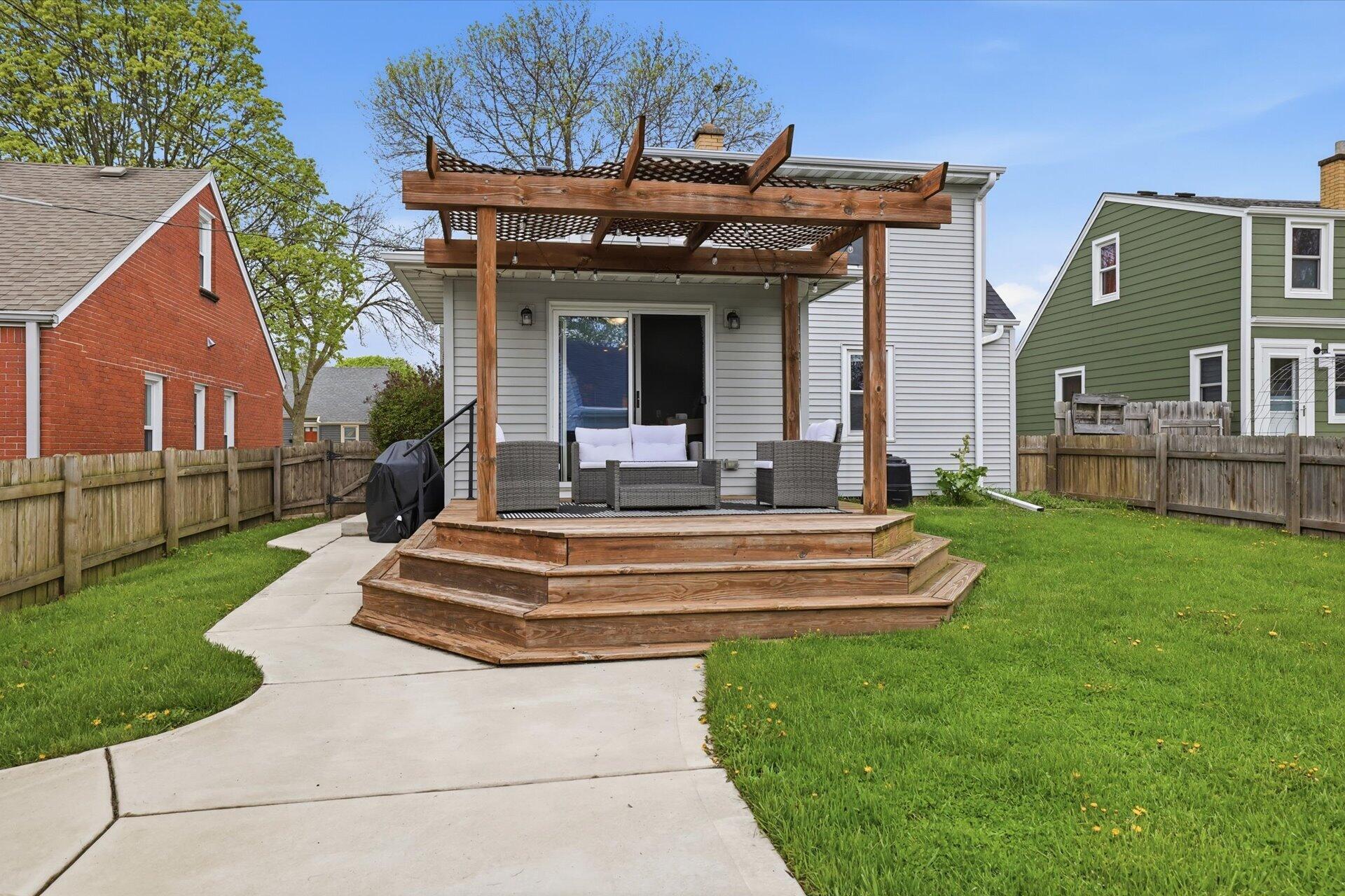3136 North 79th Street Milwaukee, WI 53222 - Photo 25 of 31 Patio