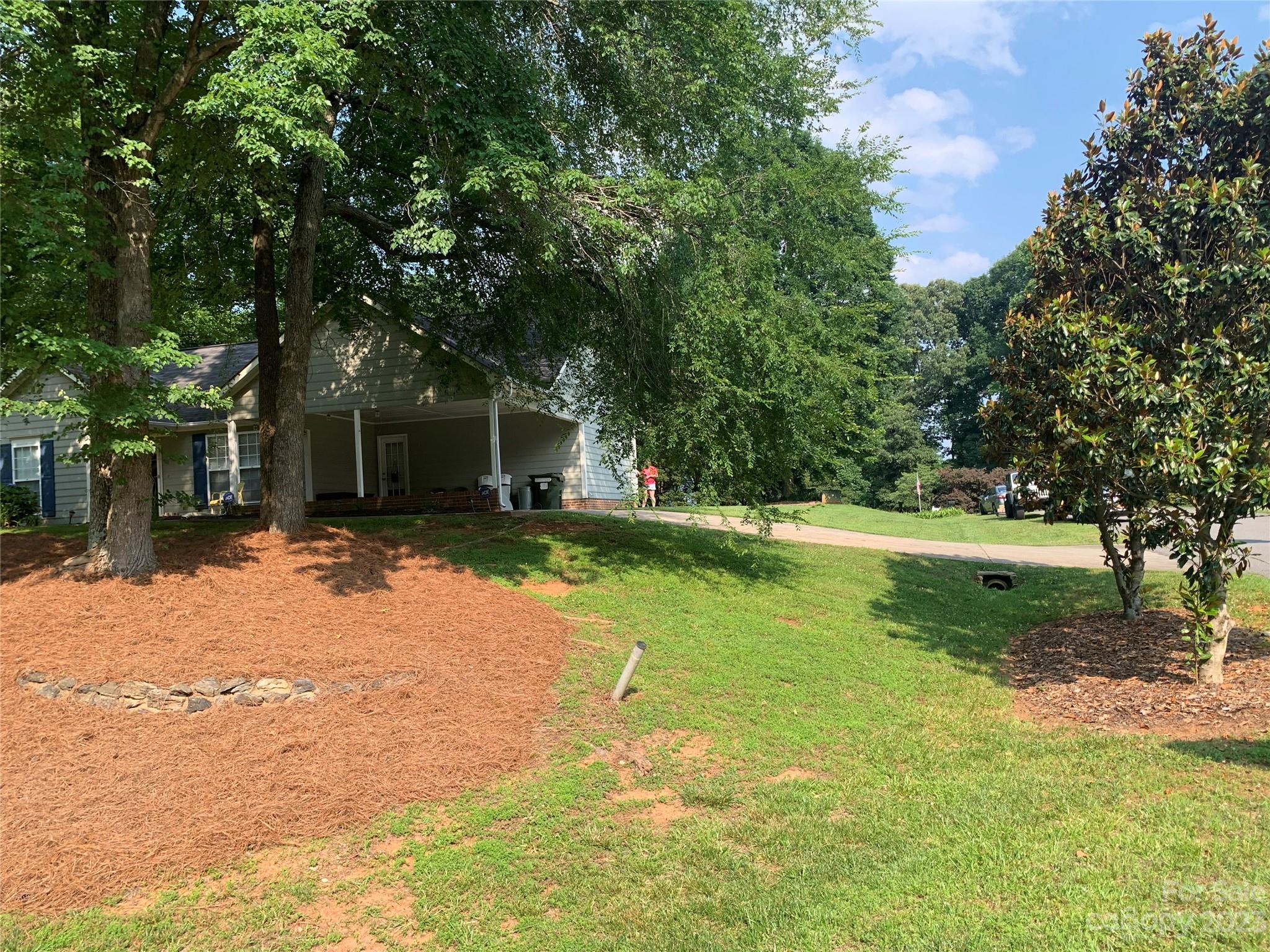 402 Split Oak Trail Gastonia, NC 28052 - Photo 4 of 23 a view of a house with a yard