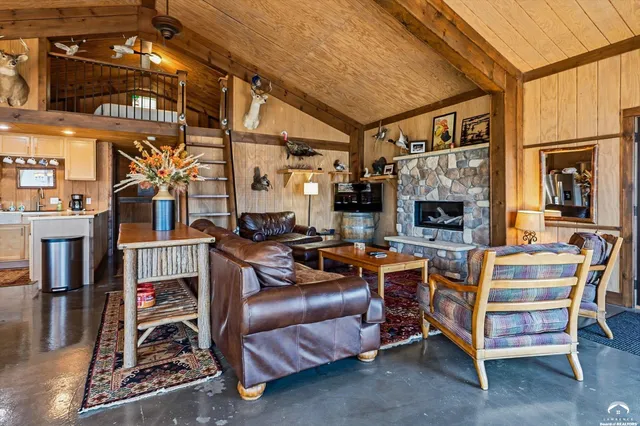 $4,990,000 | 770 East 1300th Road, Lawrence, KS 66046