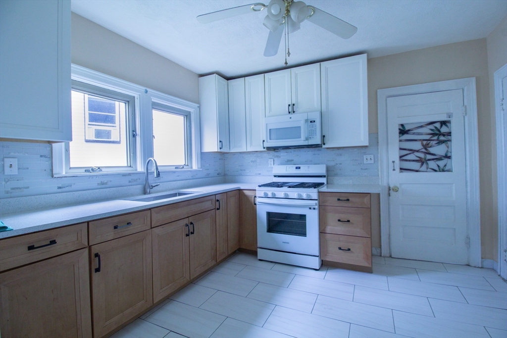 56 Raddin Grove Avenue Lynn, MA 01905 - Photo 15 of 33