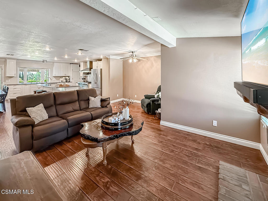 1351 Rambling Road Simi Valley, CA 93065 - Photo 17 of 70