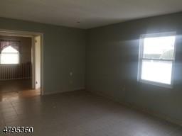 40 Sharon Avenue Edison, NJ 08817 - Photo 8 of 15 an empty room with a window