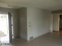 40 Sharon Avenue Edison, NJ 08817 - Photo 9 of 15 an empty room and a window