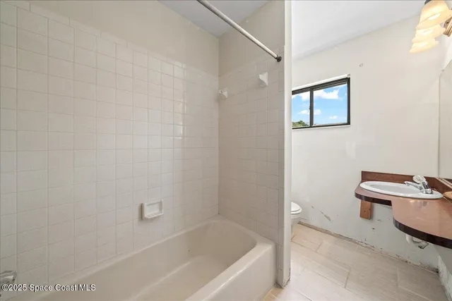 $249,000 | 190 South Orlando Avenue, Unit I, Cocoa Beach, FL 32931