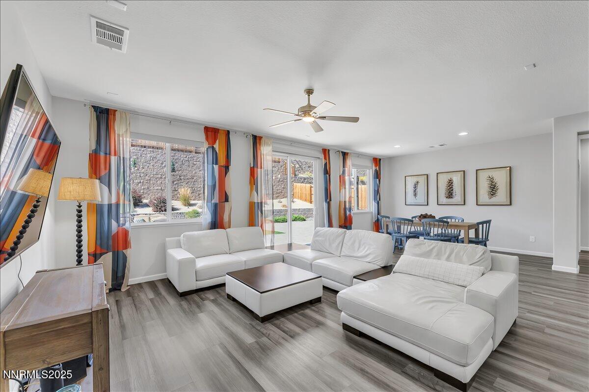 14013 Dancing Flame Court Reno, NV 89511 - Photo 4 of 27 10-14013 Dancing Flame Ct Reno NV 89511