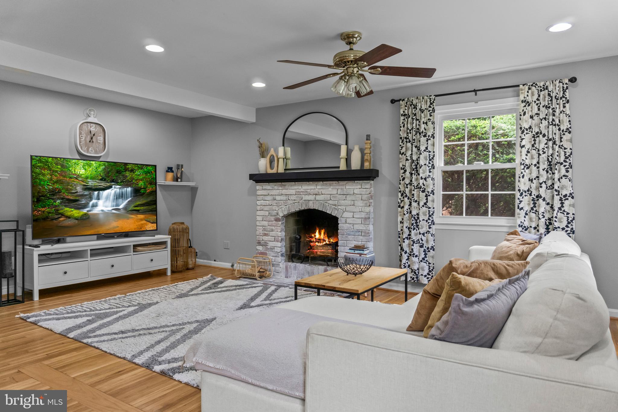 12905 Darnestown Road Gaithersburg, MD 20878 - Photo 3 of 59
