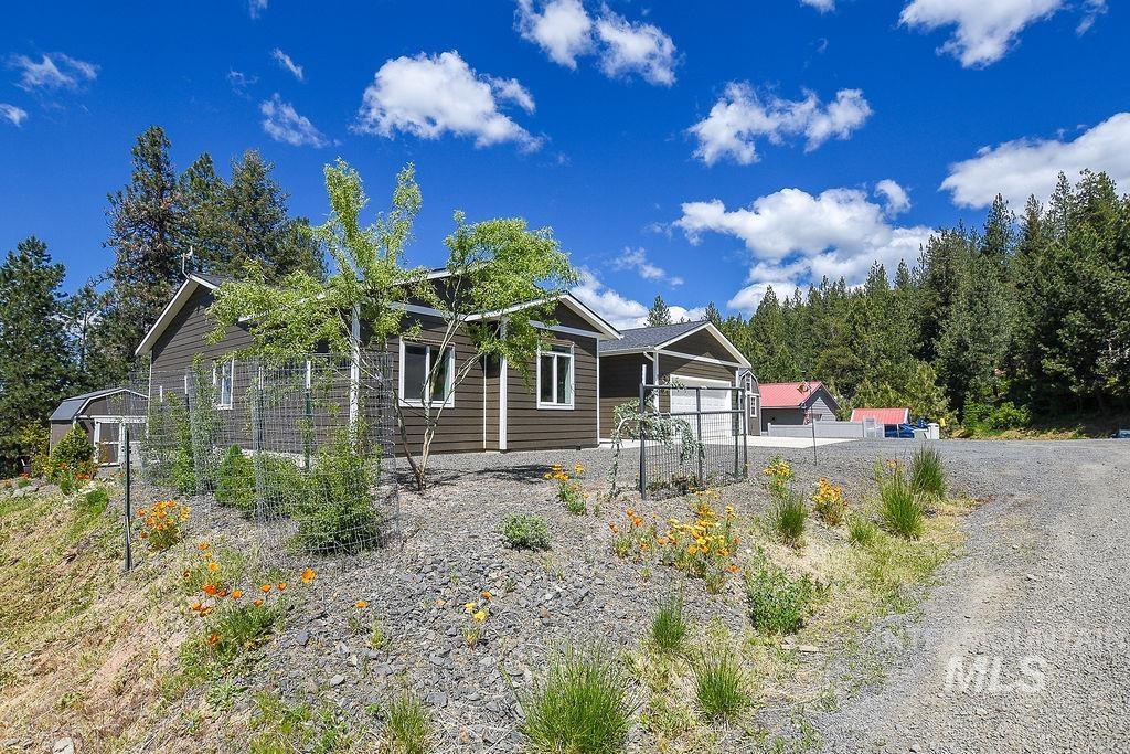 801 Washington Street Deary, ID 83823 - Photo 2 of 49