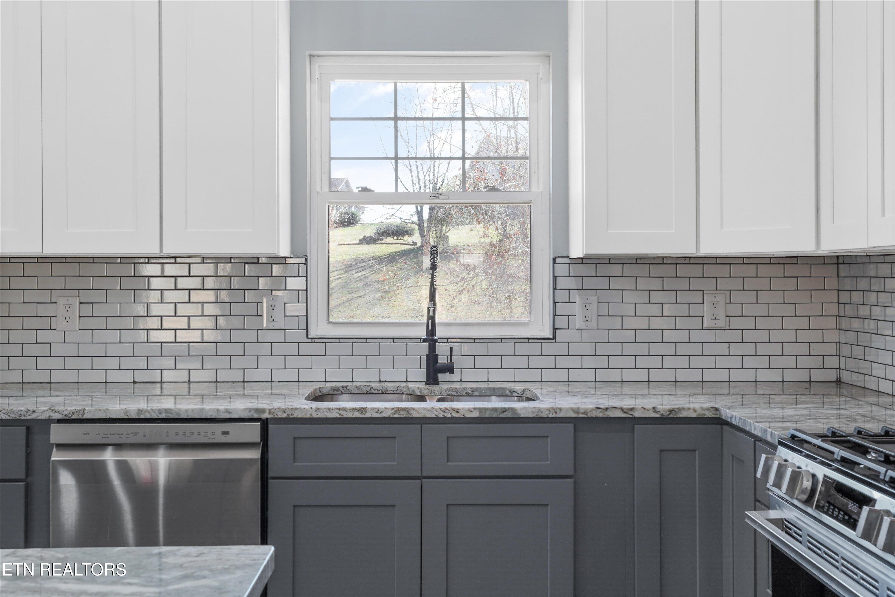 4066 Sevierville Road Maryville, TN 37804 - Photo 14 of 38 11-4066 Sevierville Rd07