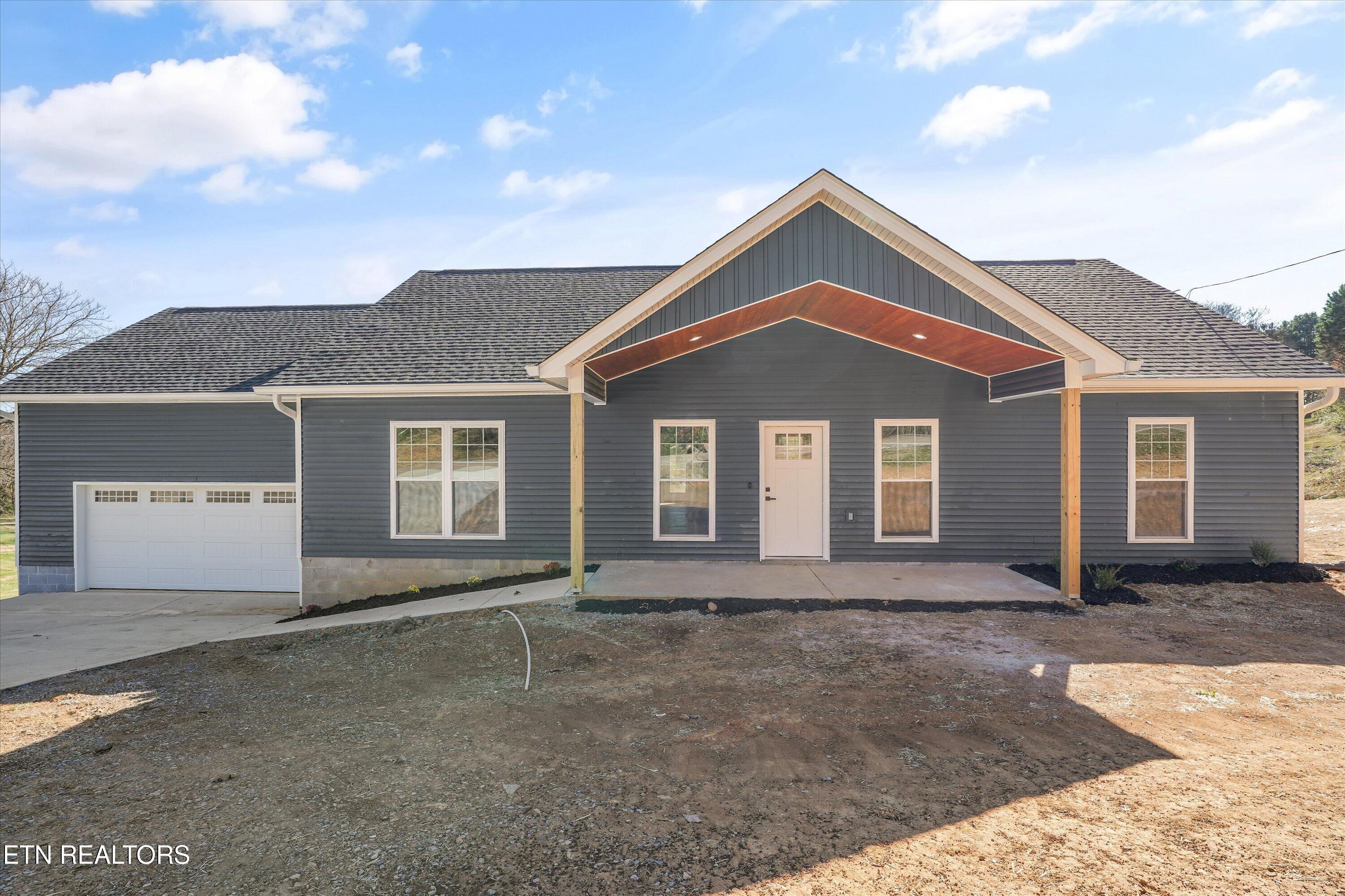 4066 Sevierville Road Maryville, TN 37804 - Photo 3 of 38 01-4066 Sevierville Rd25