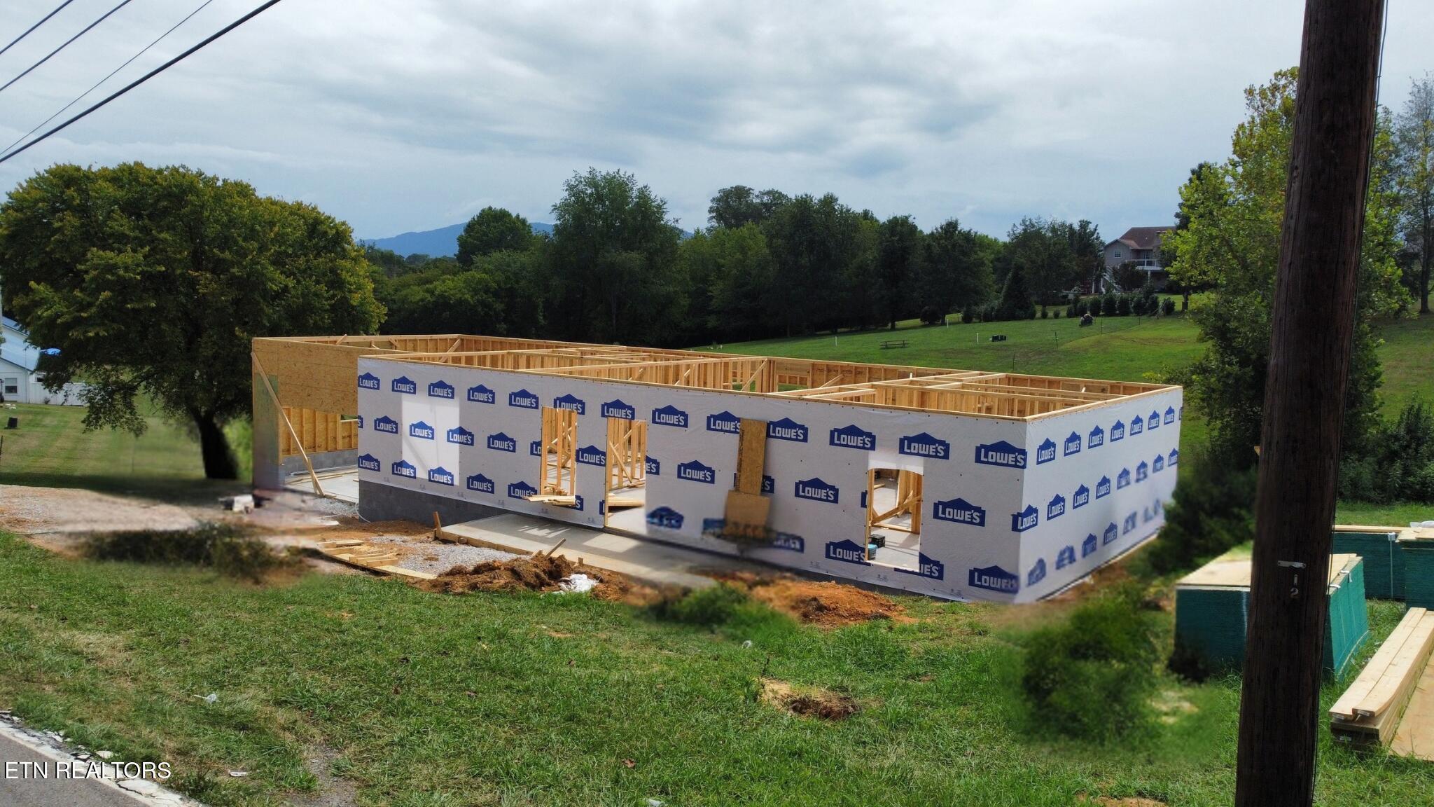 4066 Sevierville Road Maryville, TN 37804 - Photo 34 of 38 Front right