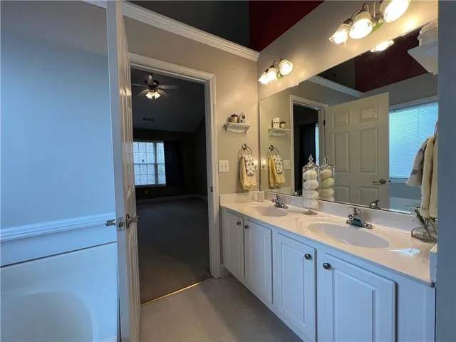 en view of an empty room with a window