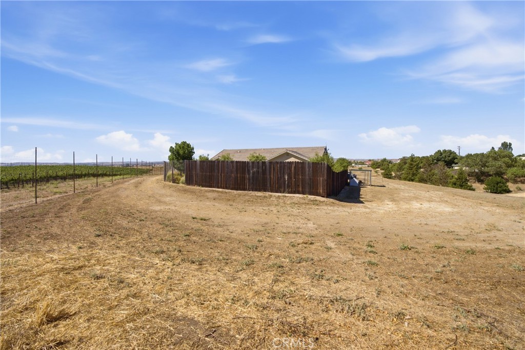 8020 Baron Way Paso Robles, CA 93446 - Photo 10 of 74