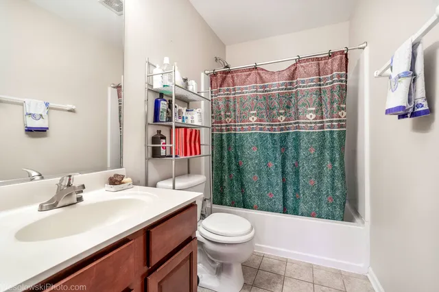 $249,000 | 644 South Rosehall Lane, Unit 644, Round Lake, IL 60073