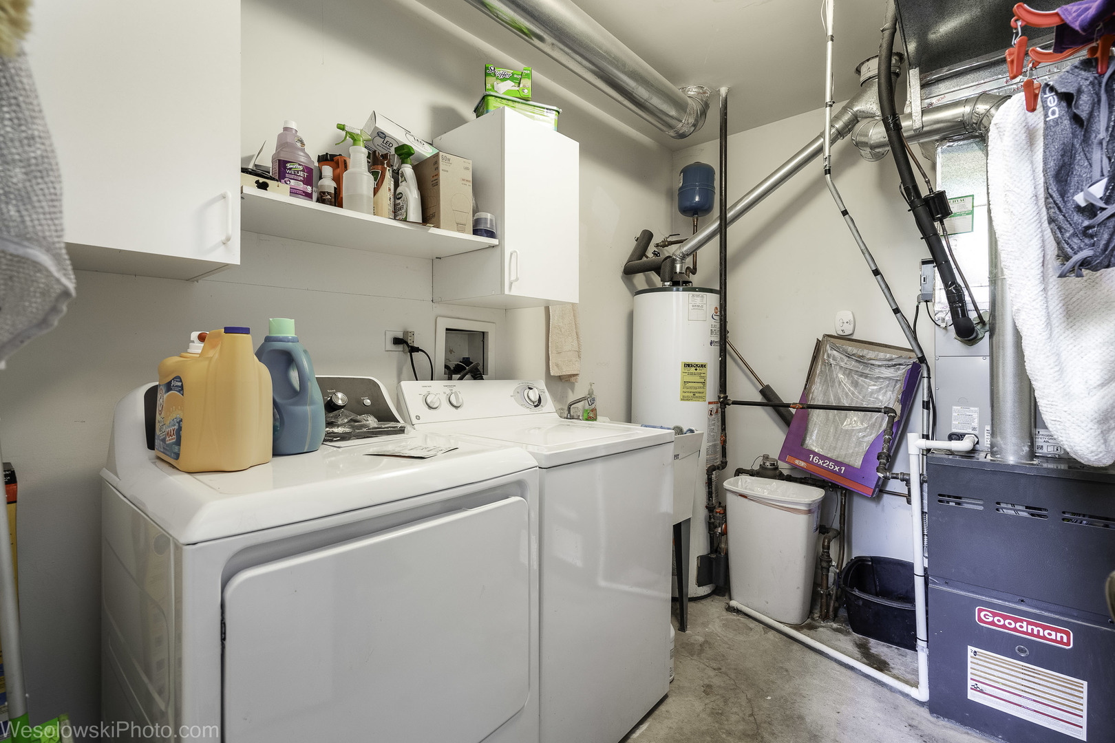 644 South Rosehall Lane, Unit 644 Round Lake, IL 60073 - Photo 22 of 33 a utility room with dryer and washer