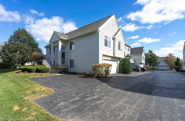 $249,000 | 644 South Rosehall Lane, Unit 644, Round Lake, IL 60073