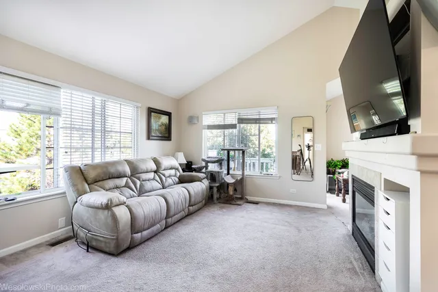 $249,000 | 644 South Rosehall Lane, Unit 644, Round Lake, IL 60073