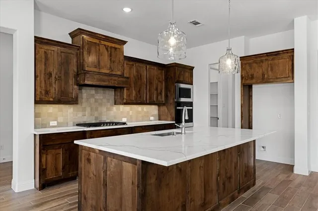 $649,900 | 4005 Crick Court, Weatherford, TX 76087