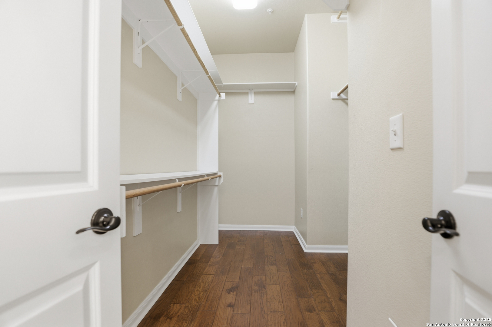 7800 Sw Parkway, Unit 1710 Austin, TX 78735 - Photo 22 of 34 a view of a hallway with closet
