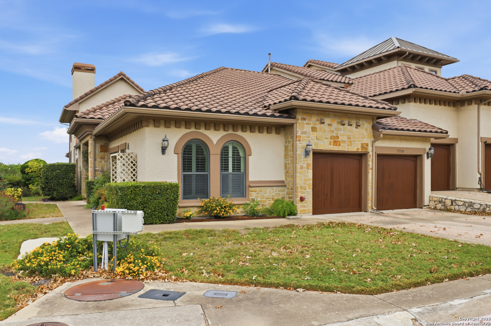 7800 Sw Parkway, Unit 1710 Austin, TX 78735 - Photo 4 of 34 front view of a house