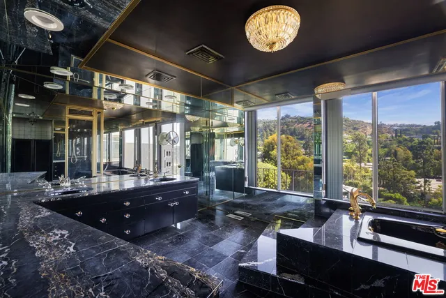 $6,495,000 | 1460 Carla Ridge, Beverly Hills, CA 90210