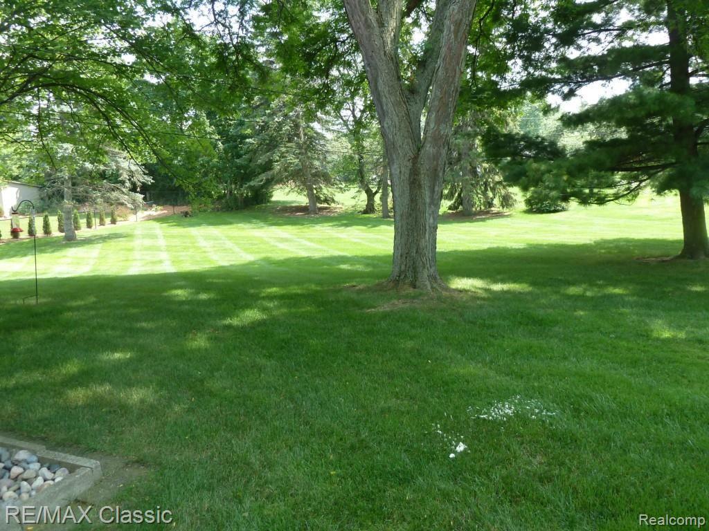 33745 Quaker Valley Road Farmington, MI 48331 - Photo 49 of 53 P1040625.jpg
