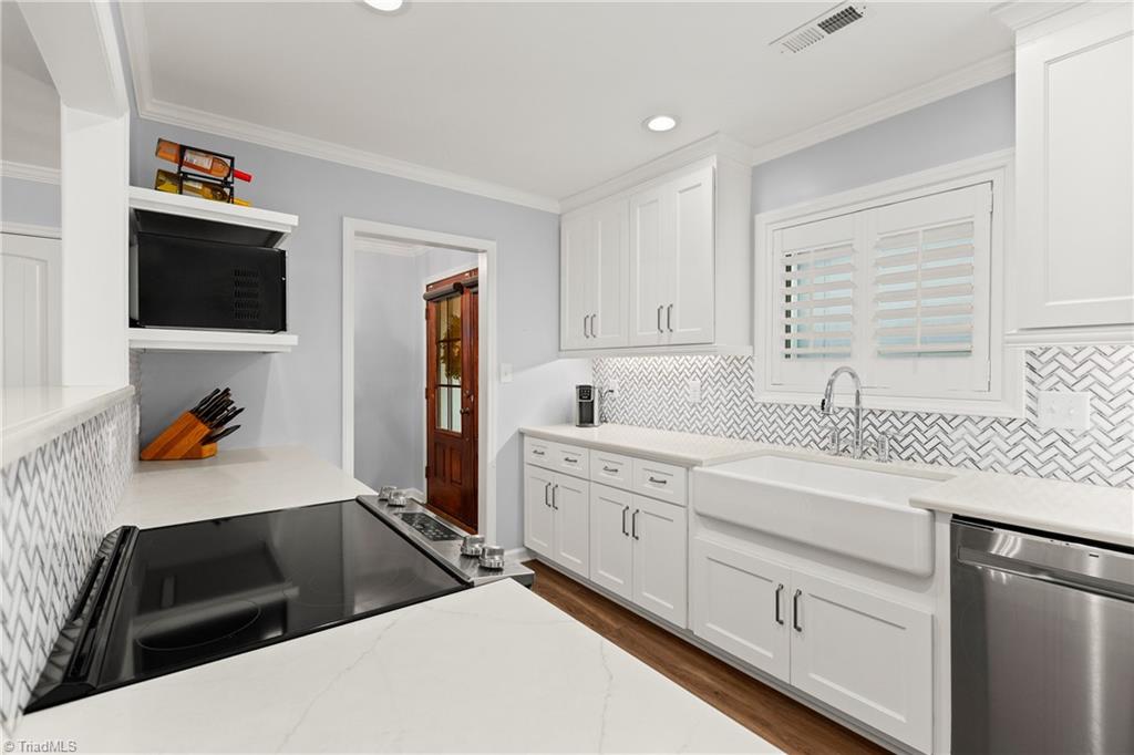 204 Hamilton Court Bermuda Run, NC 27006 - Photo 5 of 33