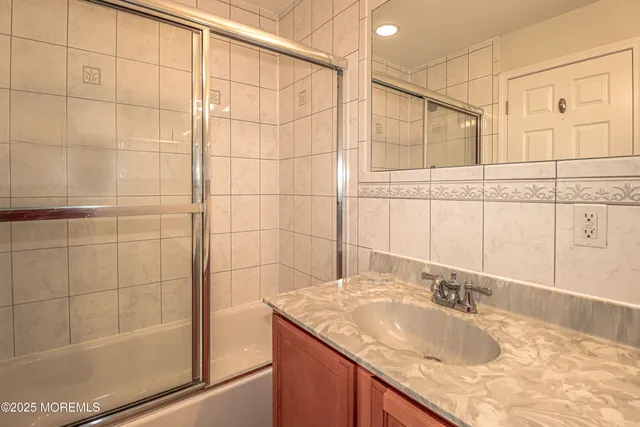 $2,500 | 105 Adamecs Way, Unit 105, South Amboy, NJ 08879