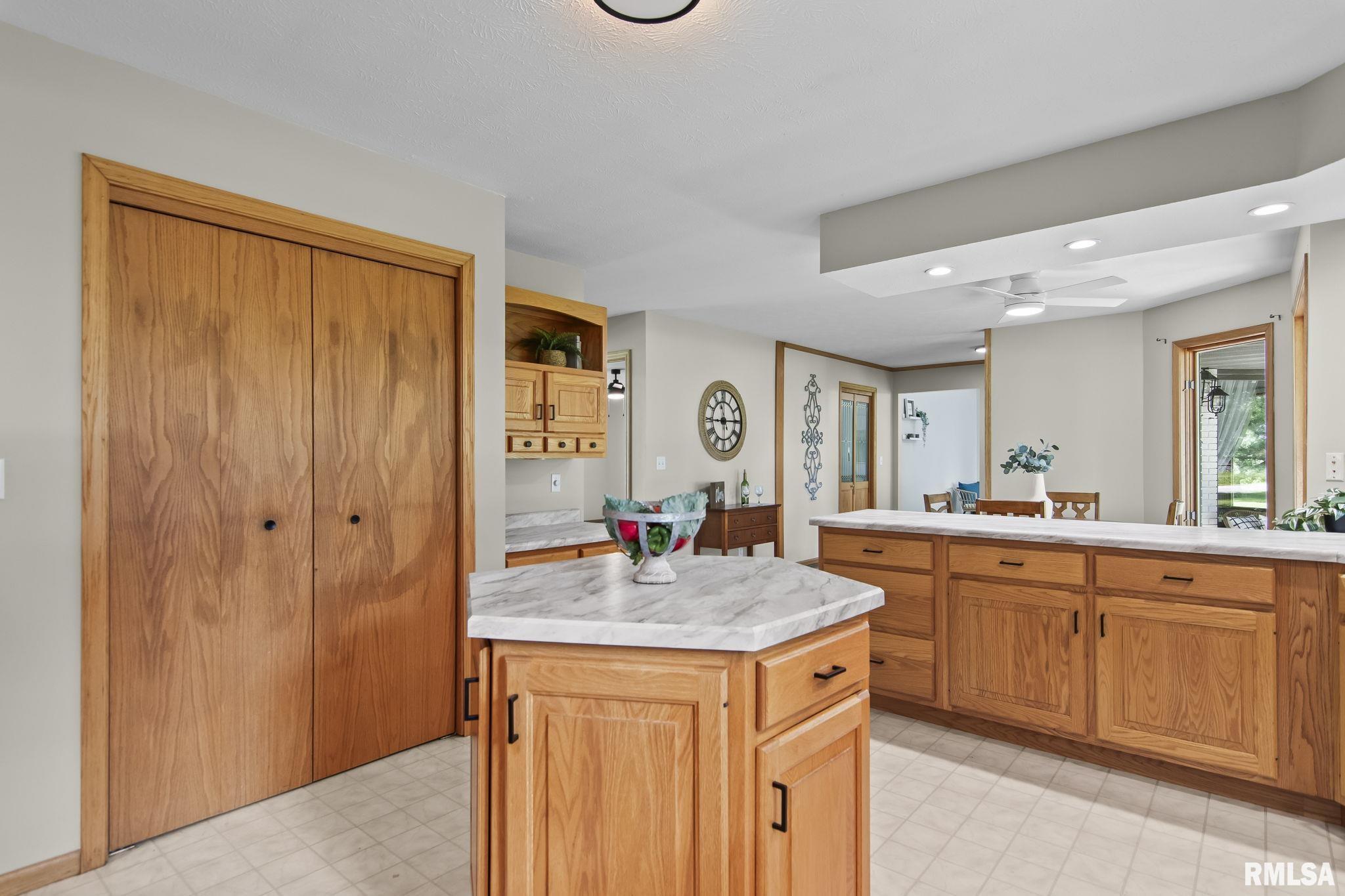 5640 Iron Bridge Road Chatham, IL 62629 - Photo 16 of 54
