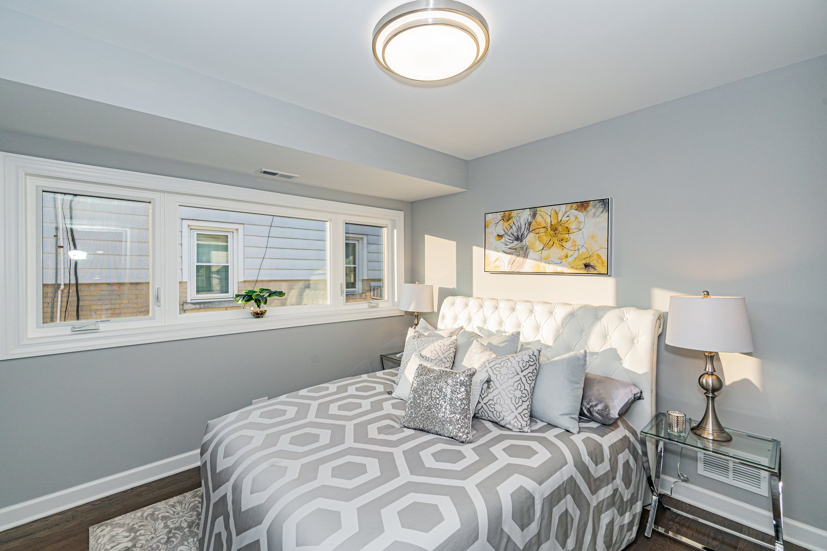 1621 South Grace Avenue Park Ridge, IL 60068 - Photo 20 of 29 a bedroom with a bed and a window