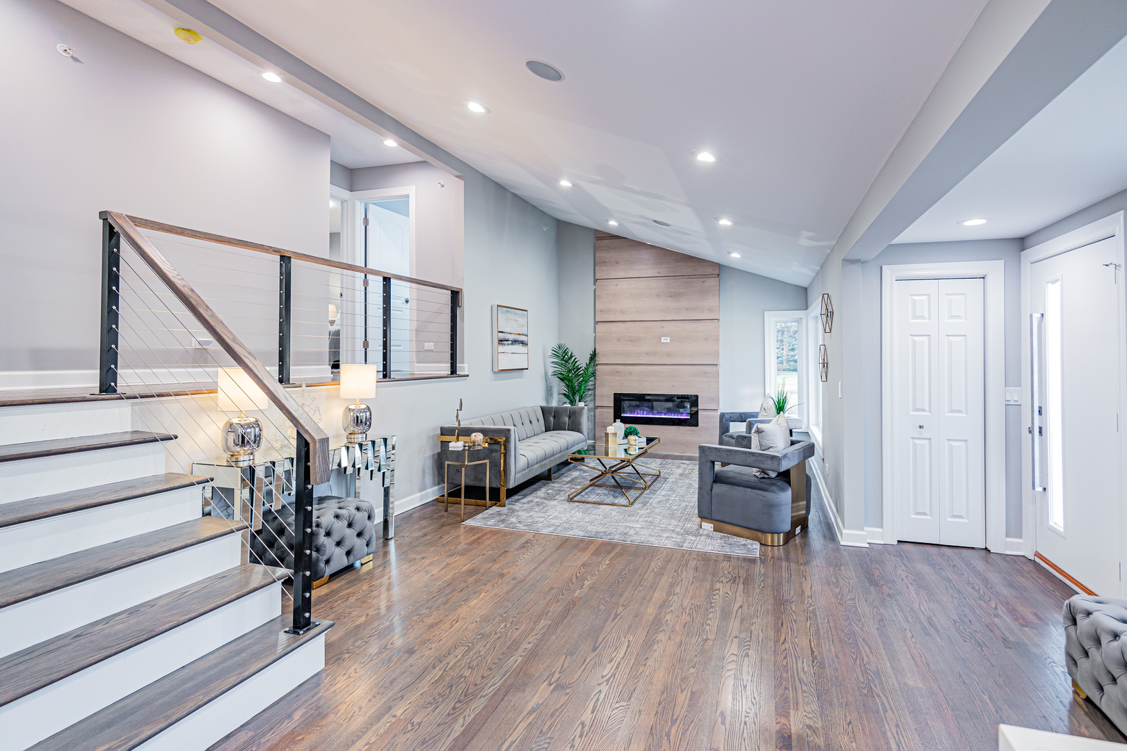 1621 South Grace Avenue Park Ridge, IL 60068 - Photo 4 of 29 a living room with furniture and a wooden floor