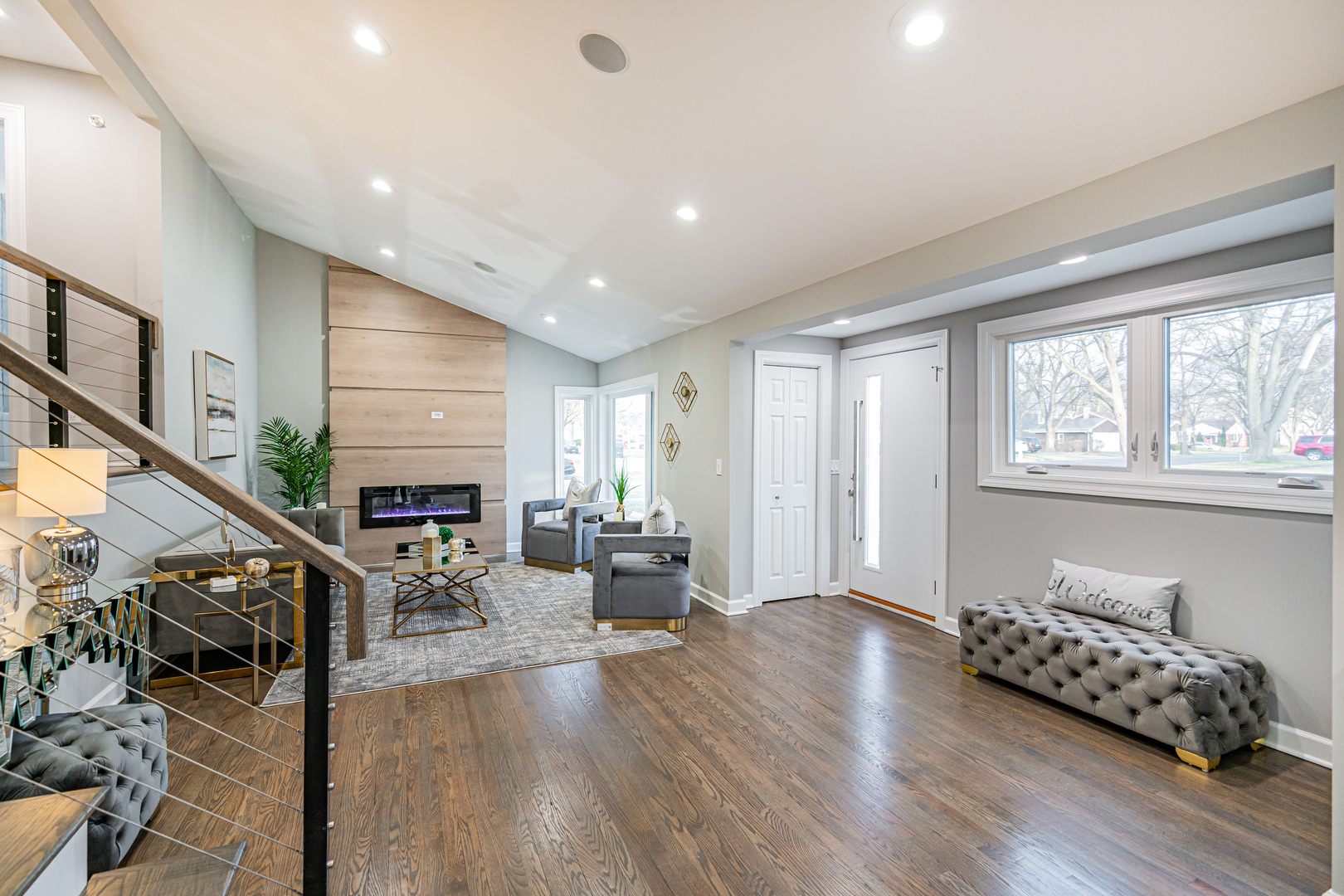 1621 South Grace Avenue Park Ridge, IL 60068 - Photo 5 of 29 a living room with furniture and a wooden floor