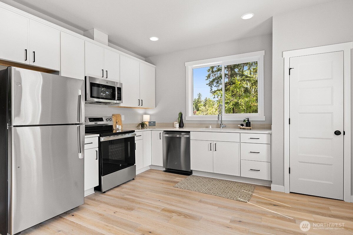 7907 South 132nd Street Seattle, WA 98178 - Photo 30 of 40