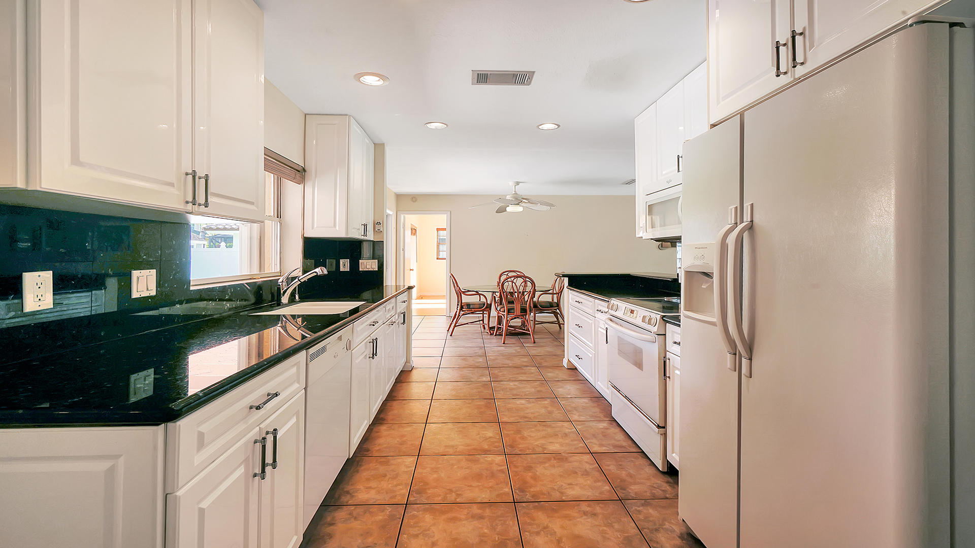 2970 Cadiz Road Boca Raton, FL 33432 - Photo 8 of 33 Kitchen
