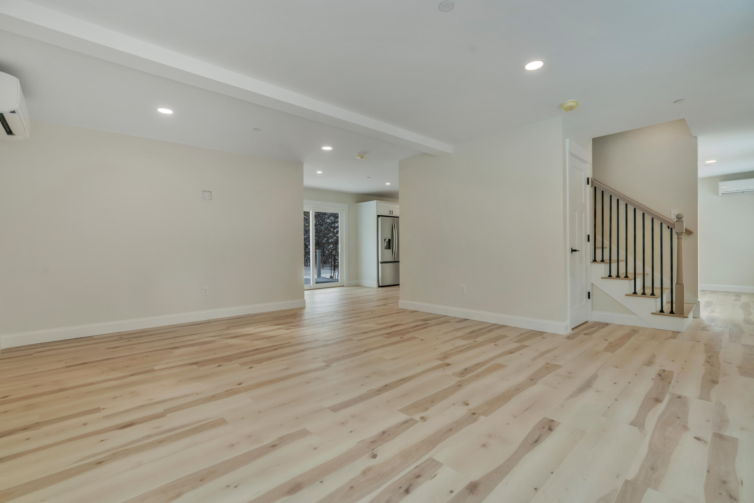 247 Sam Allen Road Sanford, ME 04073 - Photo 7 of 23 1000004043