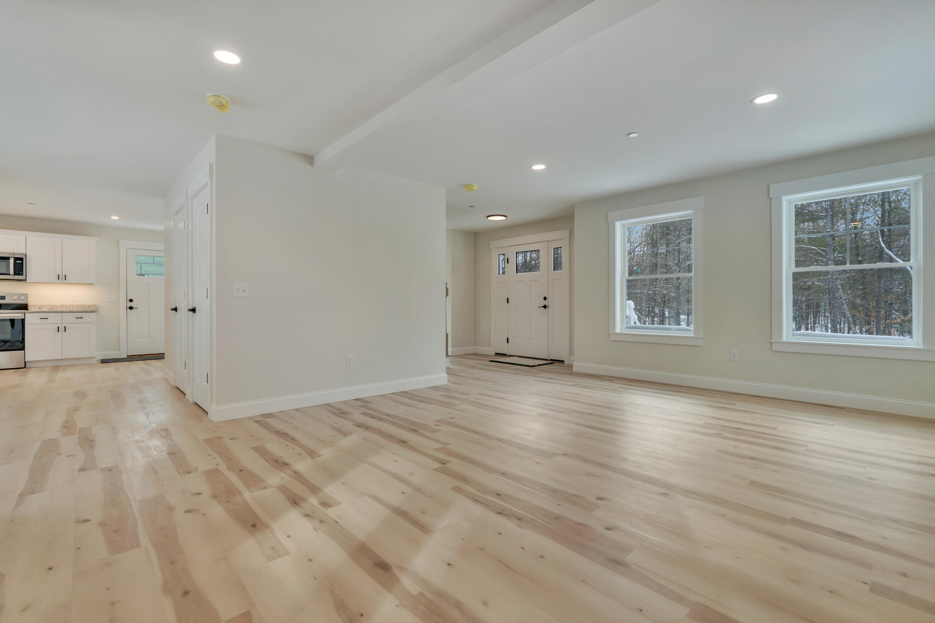 247 Sam Allen Road Sanford, ME 04073 - Photo 8 of 23 1000004025