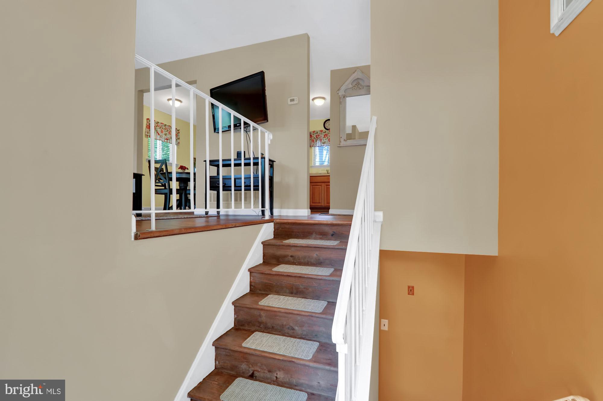 120 Milestone Road Elkton, MD 21921 - Photo 2 of 42 Foyer view to Living Room