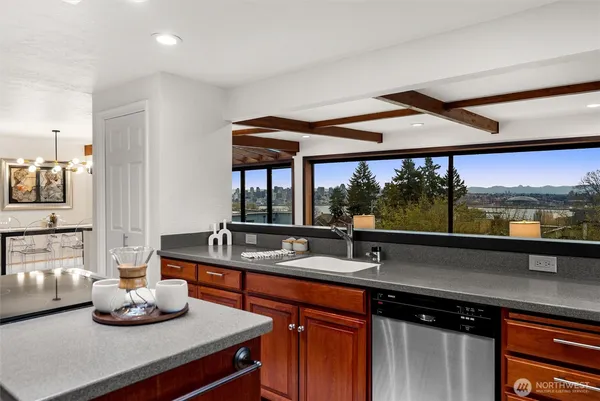 $685,000 | 1627 California Avenue Southwest, Unit 4, Seattle, WA 98116