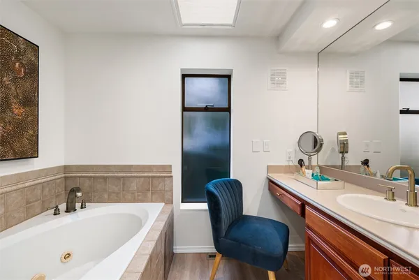 $685,000 | 1627 California Avenue Southwest, Unit 4, Seattle, WA 98116