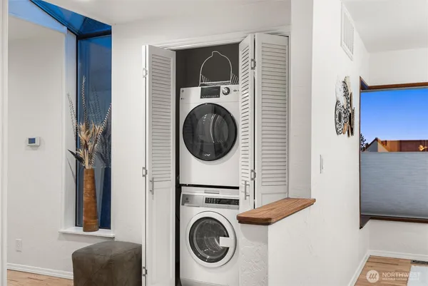 $685,000 | 1627 California Avenue Southwest, Unit 4, Seattle, WA 98116