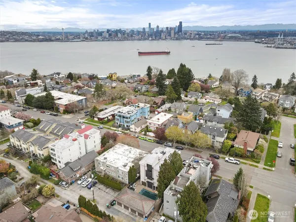 $685,000 | 1627 California Avenue Southwest, Unit 4, Seattle, WA 98116