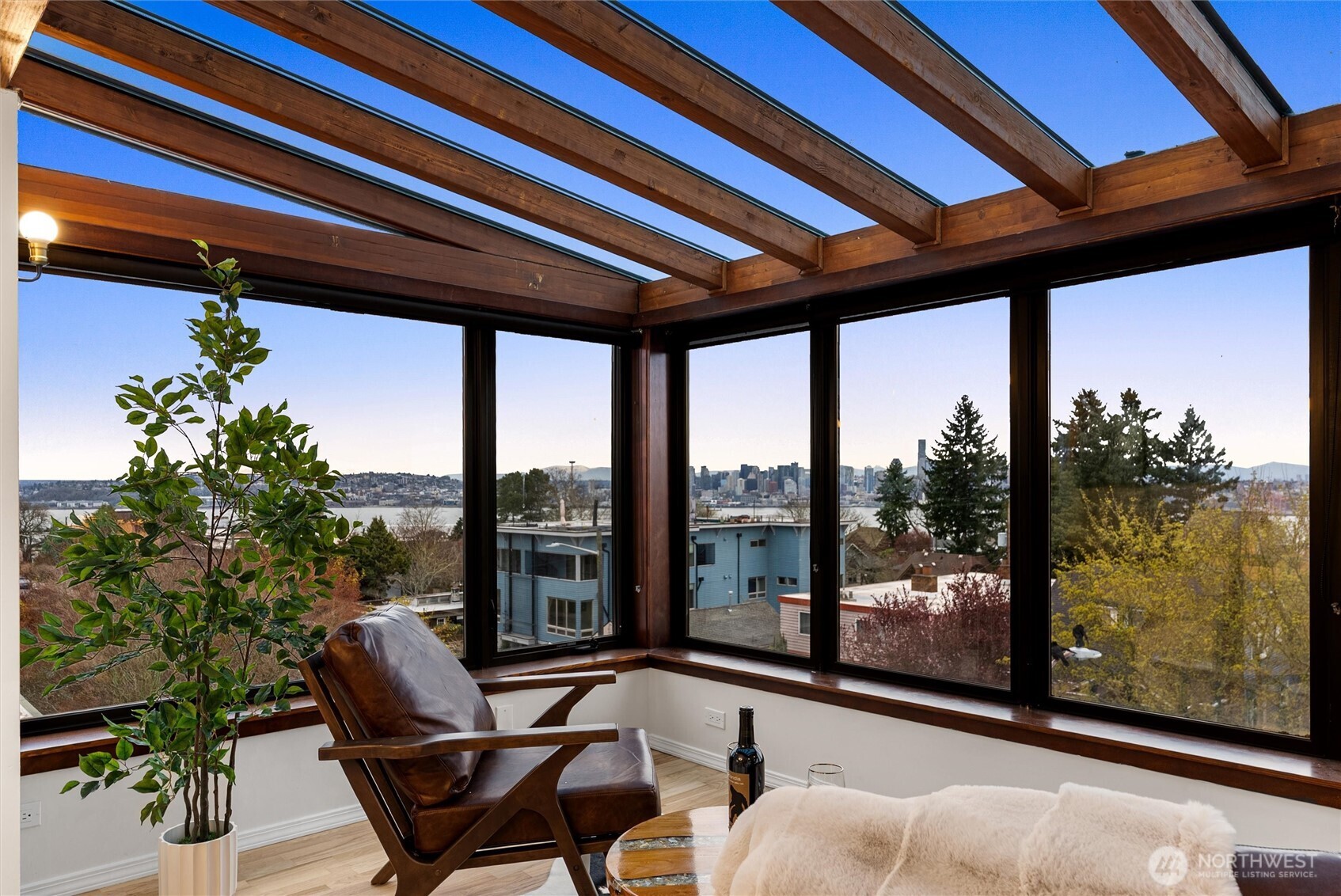 1627 California Avenue Southwest, Unit 4 Seattle, WA 98116 - Photo 4 of 39