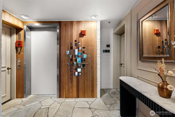 $685,000 | 1627 California Avenue Southwest, Unit 4, Seattle, WA 98116