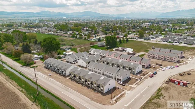 $304,900 | 5600 Trueman Street, Unit E, Chubbuck, ID 83202