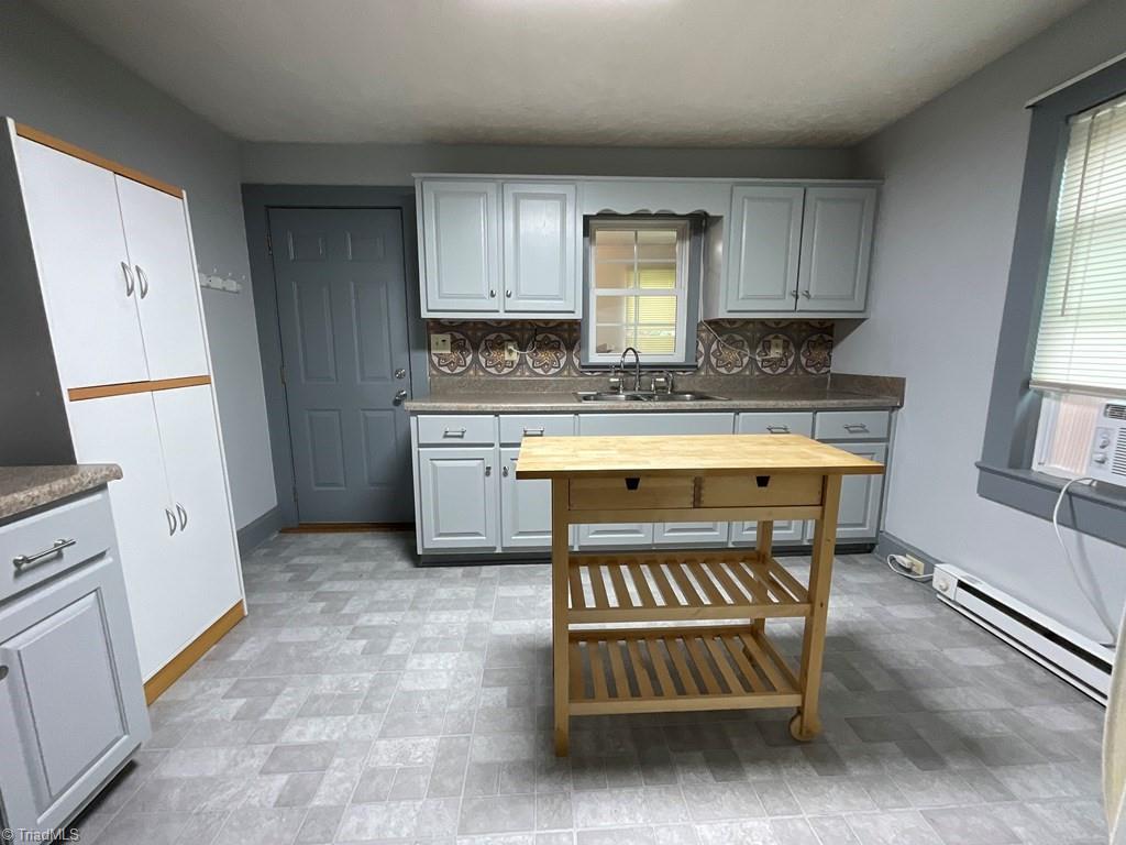 928 Eagle Btm Road Fries, VA 24330 - Photo 4 of 25 Gallery Image 4