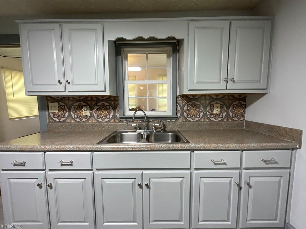 928 Eagle Btm Road Fries, VA 24330 - Photo 6 of 25 Gallery Image 6