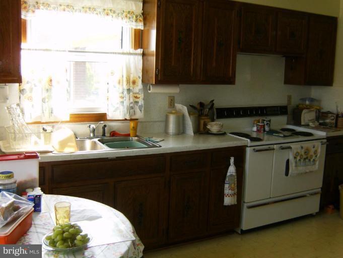 1046 Braxton Road Front Royal, VA 22630 - Photo 4 of 9 Kitchen