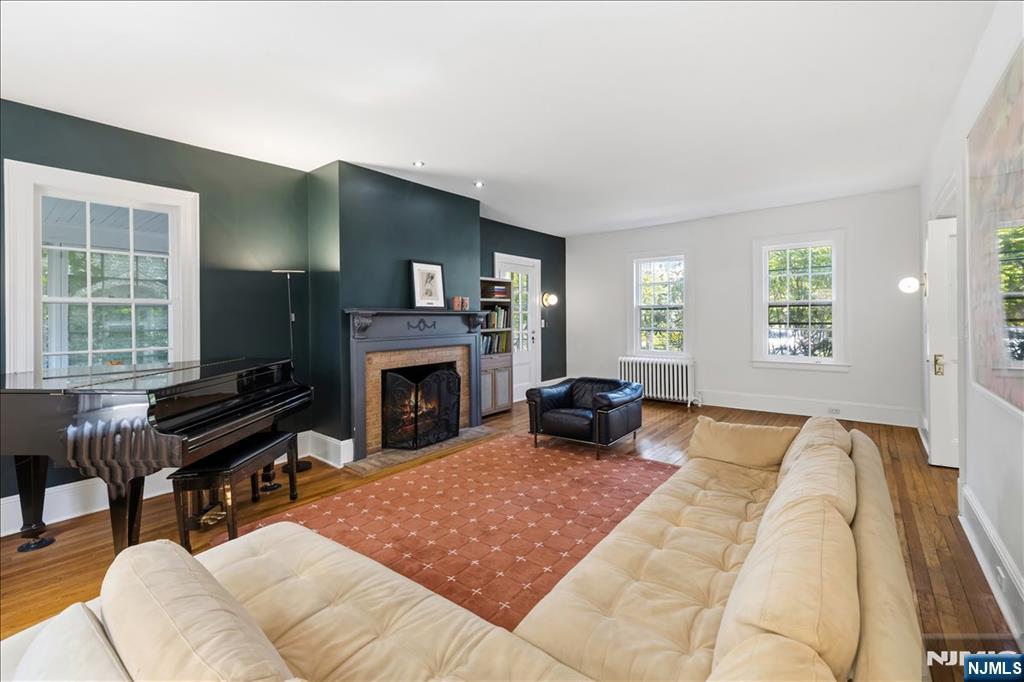 80 Glenwood Road Englewood, NJ 07631 - Photo 4 of 38