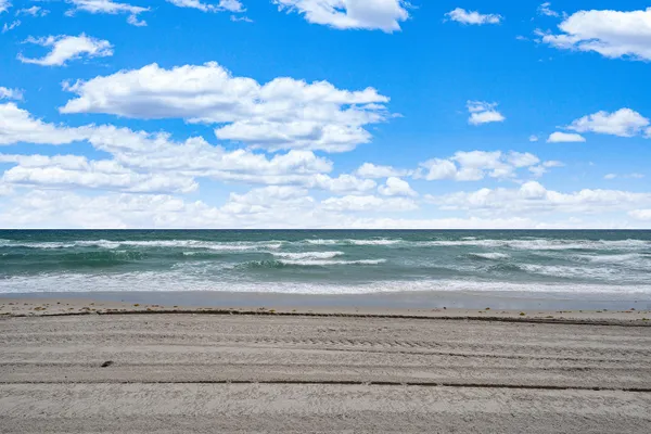 $8,000 | 3420 South Ocean Boulevard, Unit 14X, Highland Beach, FL 33487